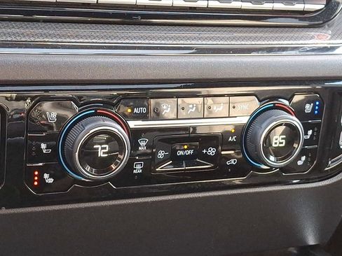 Used 2023 Chevrolet Silverado 1500 ZR2 image 16