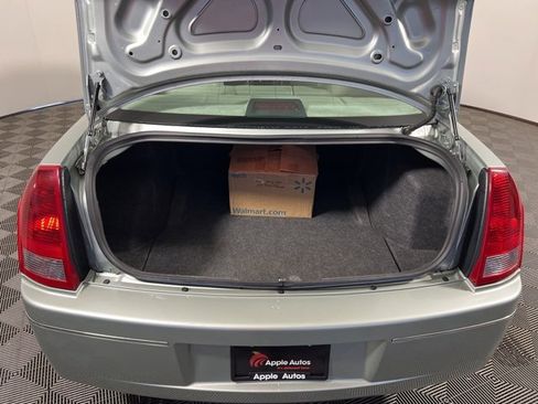 Used 2005 Chrysler 300 Touring w/ Sound Group image 8