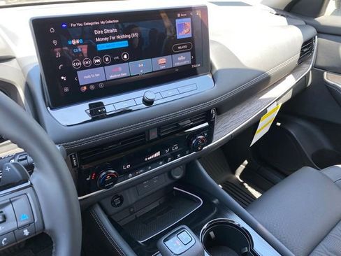 New 2026 Nissan Rogue Platinum AWD/4WD image 16
