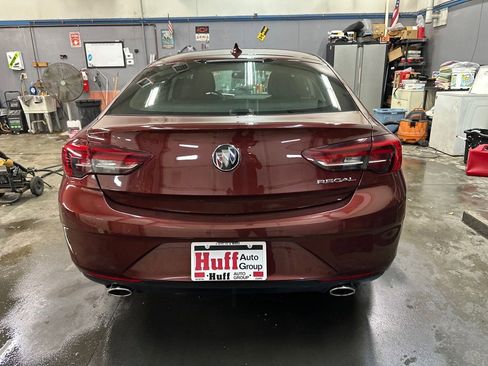 Used 2019 Buick Regal Preferred image 3