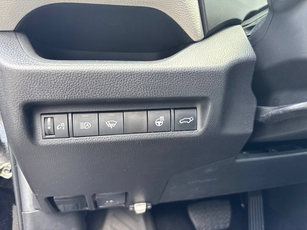 Used 2022 Toyota RAV4 XLE Premium FWD image 21