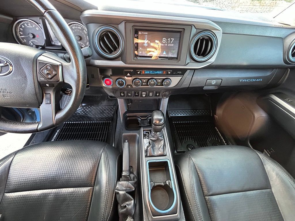Used 2019 Toyota Tacoma TRD Sport AWD/4WD image 19