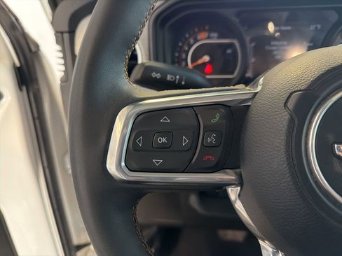 Used 2024 Jeep Wrangler Unlimited Sahara AWD/4WD image 19