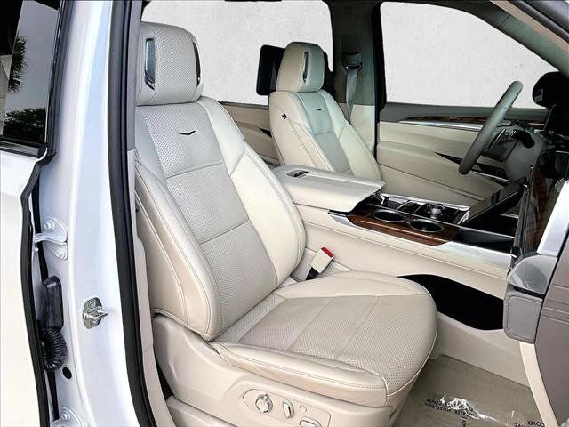 Used 2025 Cadillac Escalade Sport Platinum AWD/4WD image 9
