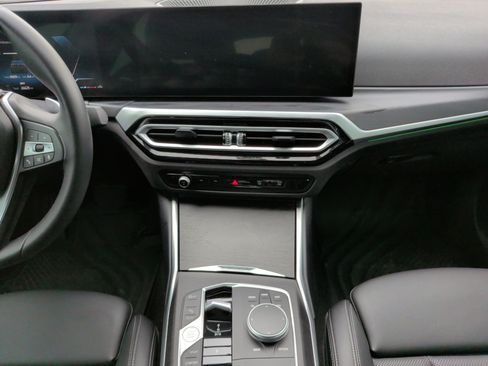 Certified 2024 BMW 330i Sedan w/ Convenience Package image 31