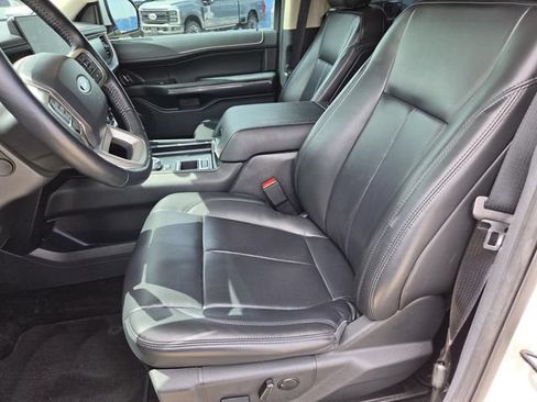 Used 2022 Ford Expedition XLT RWD image 4