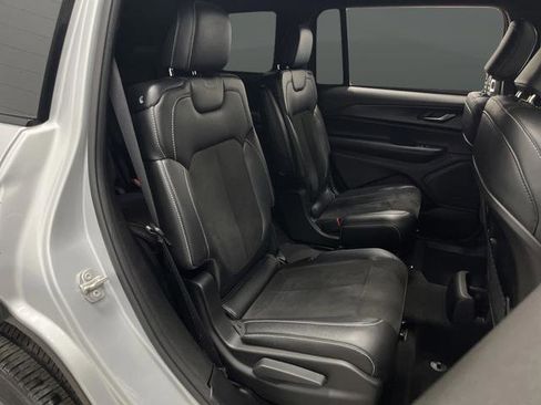 Used 2024 Jeep Grand Cherokee L Altitude image 30