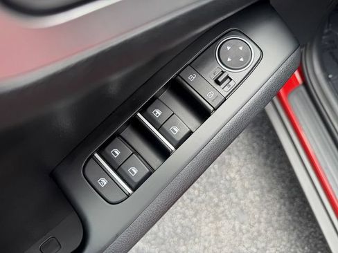 Certified 2025 Kia Soul LX w/ LX Technology Package FWD image 10