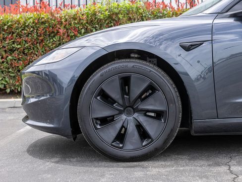 Used 2025 Tesla Model 3 Long Range RWD image 4