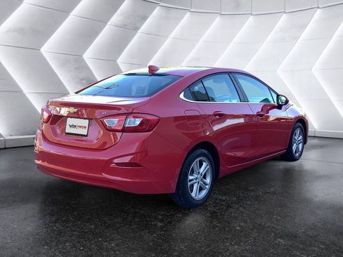Used 2018 Chevrolet Cruze LT image 4