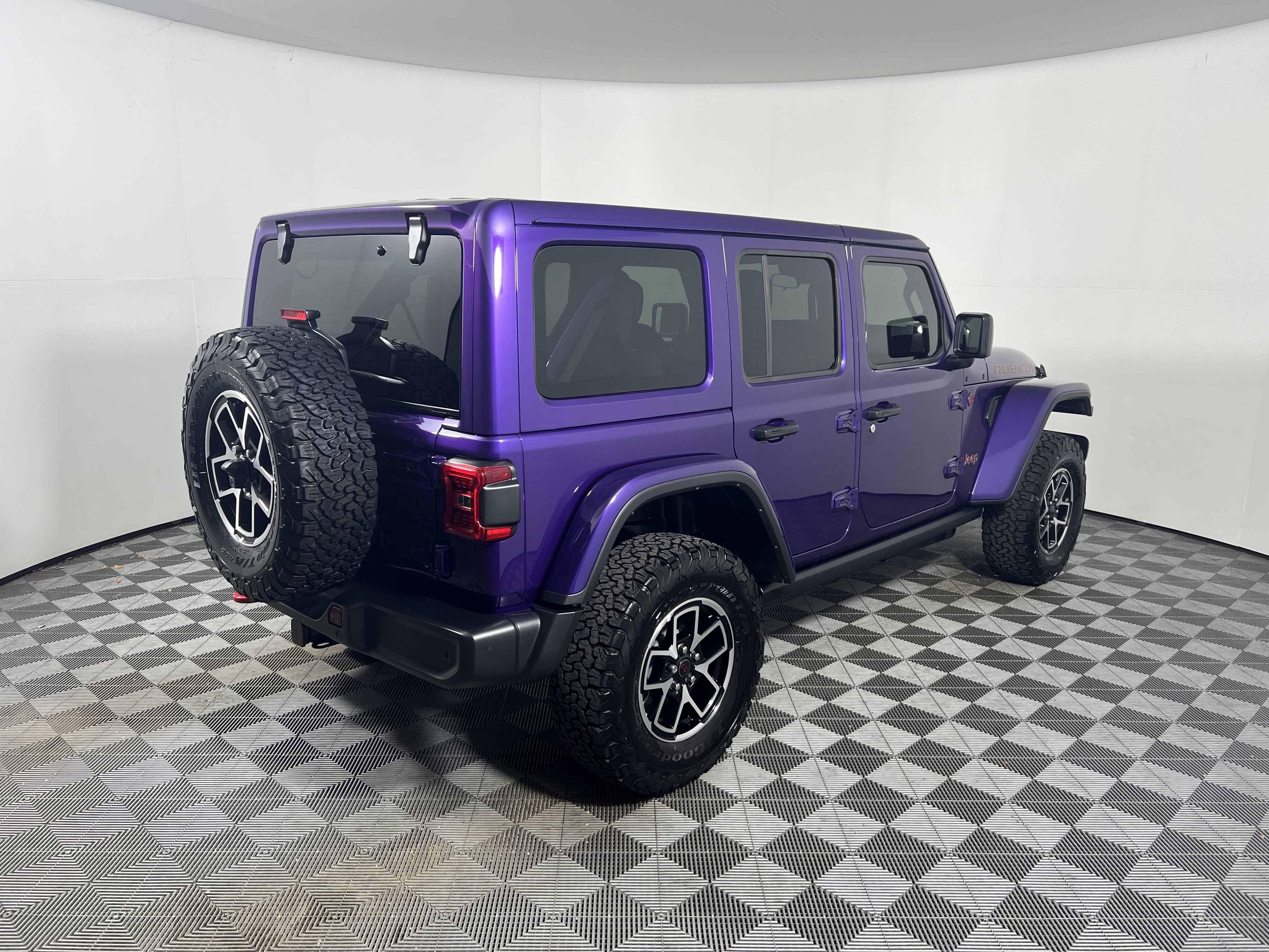 Used 2026 Jeep Wrangler Unlimited Rubicon w/ Safety Group AWD/4WD image 5