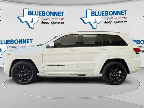 Certified 2017 Jeep Grand Cherokee Altitude RWD image 8