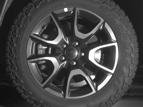 Used 2025 Jeep Compass Trailhawk AWD/4WD image 12