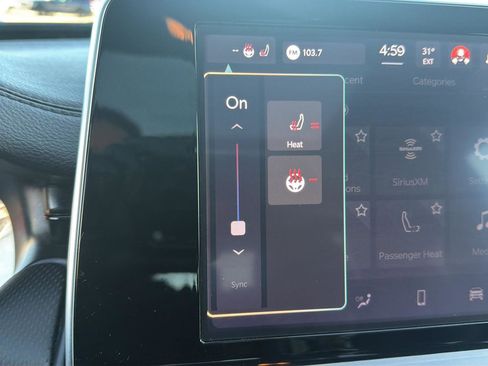 Used 2022 Jeep Compass Altitude w/ Sun and Sound Group image 27