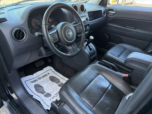 Used 2017 Jeep Patriot High Altitude FWD image 19