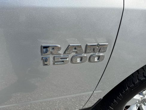 Used 2018 RAM 1500 Express AWD/4WD image 16