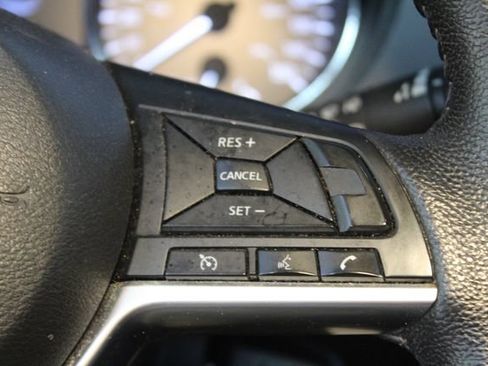 Used 2020 Nissan Rogue SV AWD/4WD image 22