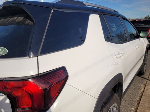 Used 2025 GMC Terrain Elevation w/ Elevation Premium Package image 8