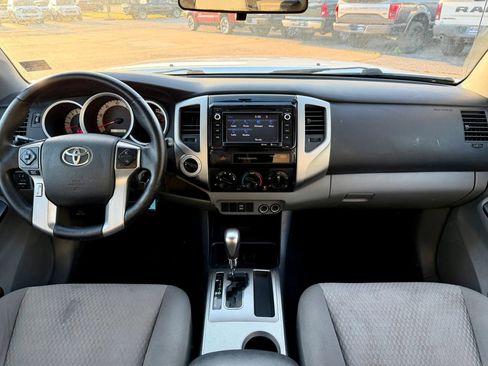 Used 2015 Toyota Tacoma 4x4 Access Cab w/ SR5 Package image 12