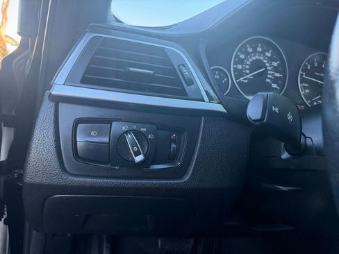 Used 2018 BMW 330i Sedan w/ Convenience Package image 28