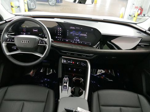Certified 2025 Audi Q5 Premium w/ Convenience Package AWD/4WD image 23
