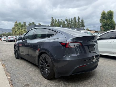 Used 2022 Tesla Model Y Performance AWD/4WD image 5