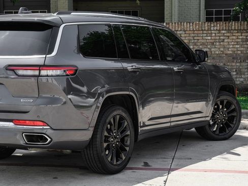 Used 2023 Jeep Grand Cherokee L Overland AWD/4WD image 18
