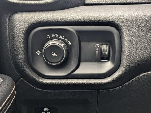 Used 2024 RAM 1500 Laramie AWD/4WD image 22