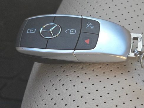 Certified 2022 Mercedes-Benz GLC 300 GLC 300 image 36