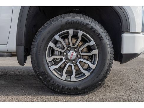 Used 2022 GMC Sierra 1500 AT4 w/ AT4 Premium Package image 9