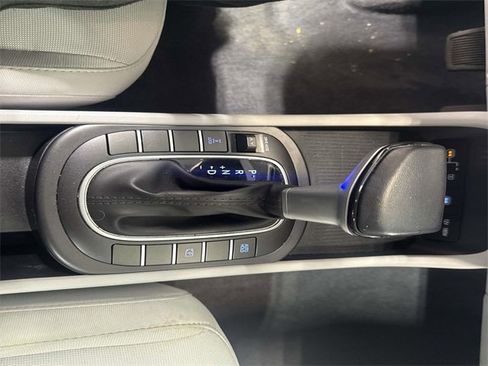 Used 2025 Hyundai Kona SEL image 10