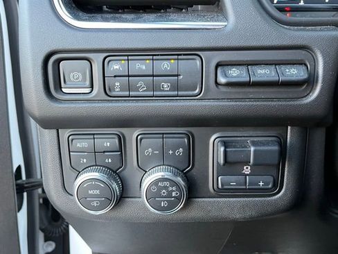 Used 2024 GMC Yukon AT4 image 20