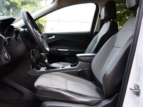 Used 2017 Ford Escape SE w/ SE Sport Appearance Package FWD image 13