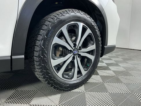 Used 2019 Subaru Forester Limited w/ Popular Package #3 image 9