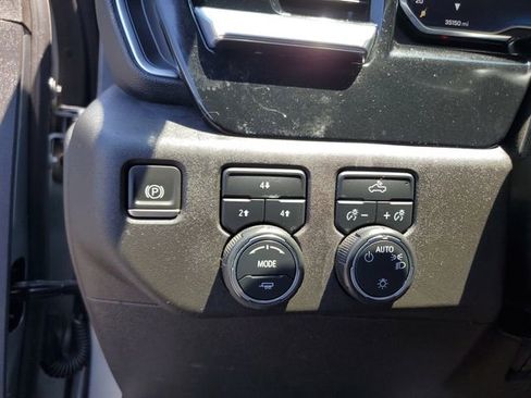 Used 2024 Chevrolet Silverado 2500 LT AWD/4WD image 31