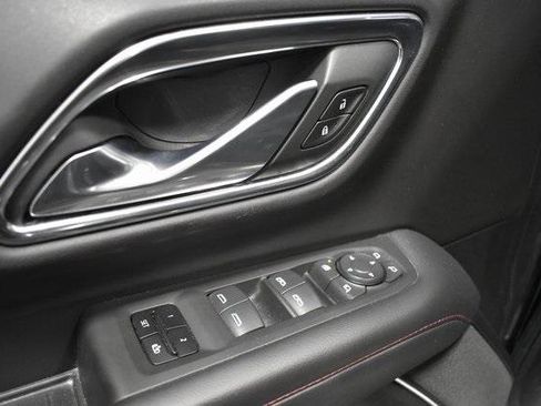 Used 2022 Chevrolet Suburban RST w/ Luxury Package image 15