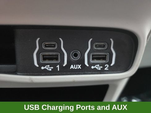 Used 2024 Chrysler Pacifica Touring-L FWD image 37