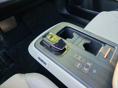 Used 2023 Nissan Ariya FWD image 26