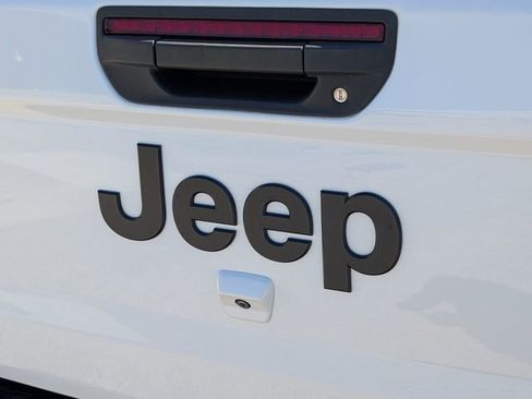 Used 2021 Jeep Gladiator Sport w/ Trailer Tow Package image 17