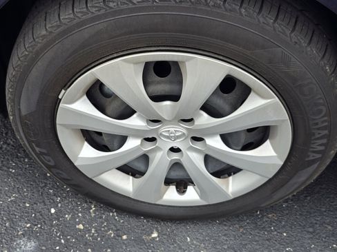Used 2025 Toyota Corolla LE FWD image 23