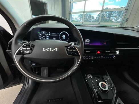 Used 2023 Kia Niro Wind FWD image 14
