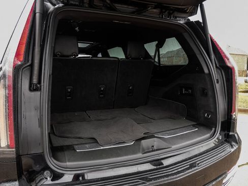 Used 2021 Cadillac Escalade ESV Premium Luxury image 59