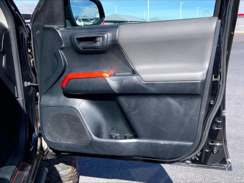 Used 2017 Toyota Tacoma SR5 w/ Tow Package image 23