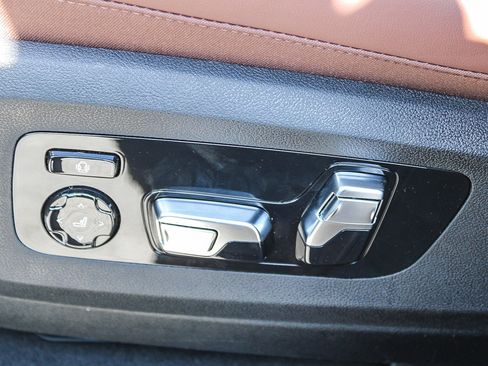 New 2026 BMW X7 M60i image 21