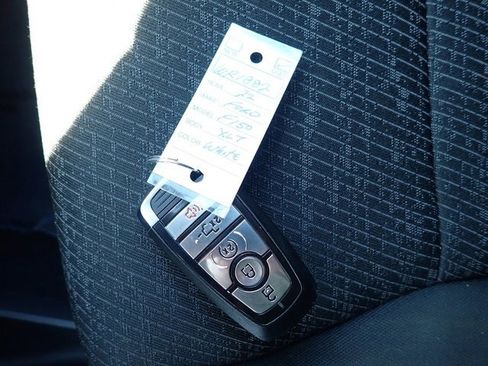 Certified 2022 Ford F150 XLT w/ Equipment Group 302A High image 30