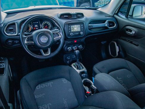 Used 2017 Jeep Renegade Latitude w/ Cold Weather Group AWD/4WD image 26