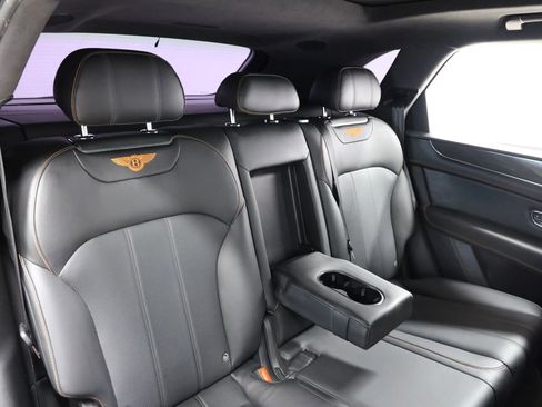 Used 2019 Bentley Bentayga image 74