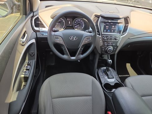 Used 2017 Hyundai Santa Fe SE FWD image 13