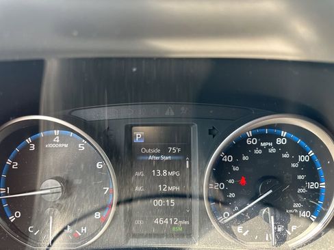 Used 2018 Toyota RAV4 XLE AWD/4WD image 6
