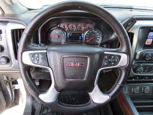 Used 2017 GMC Sierra 2500 SLE w/ Suspension Package, Off-Road AWD/4WD image 17